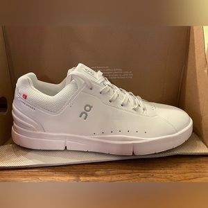 NIB - On Running Roger Advantage Mens Size 11.5 All White